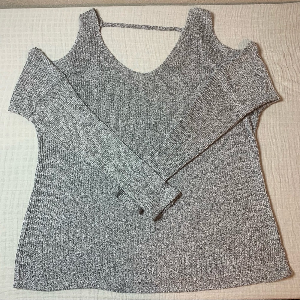 Daytrip‎ Cold Shoulder Top